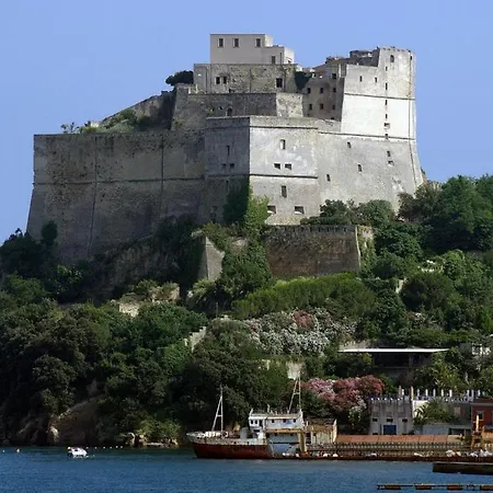 Delle Rose 3* Ποτσουόλι