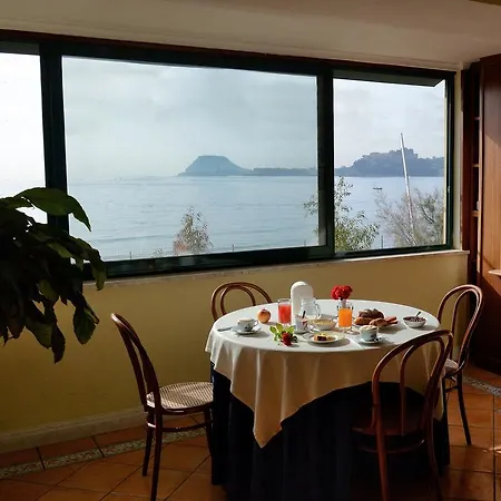 Ξενοδοχείο Delle Rose 3*